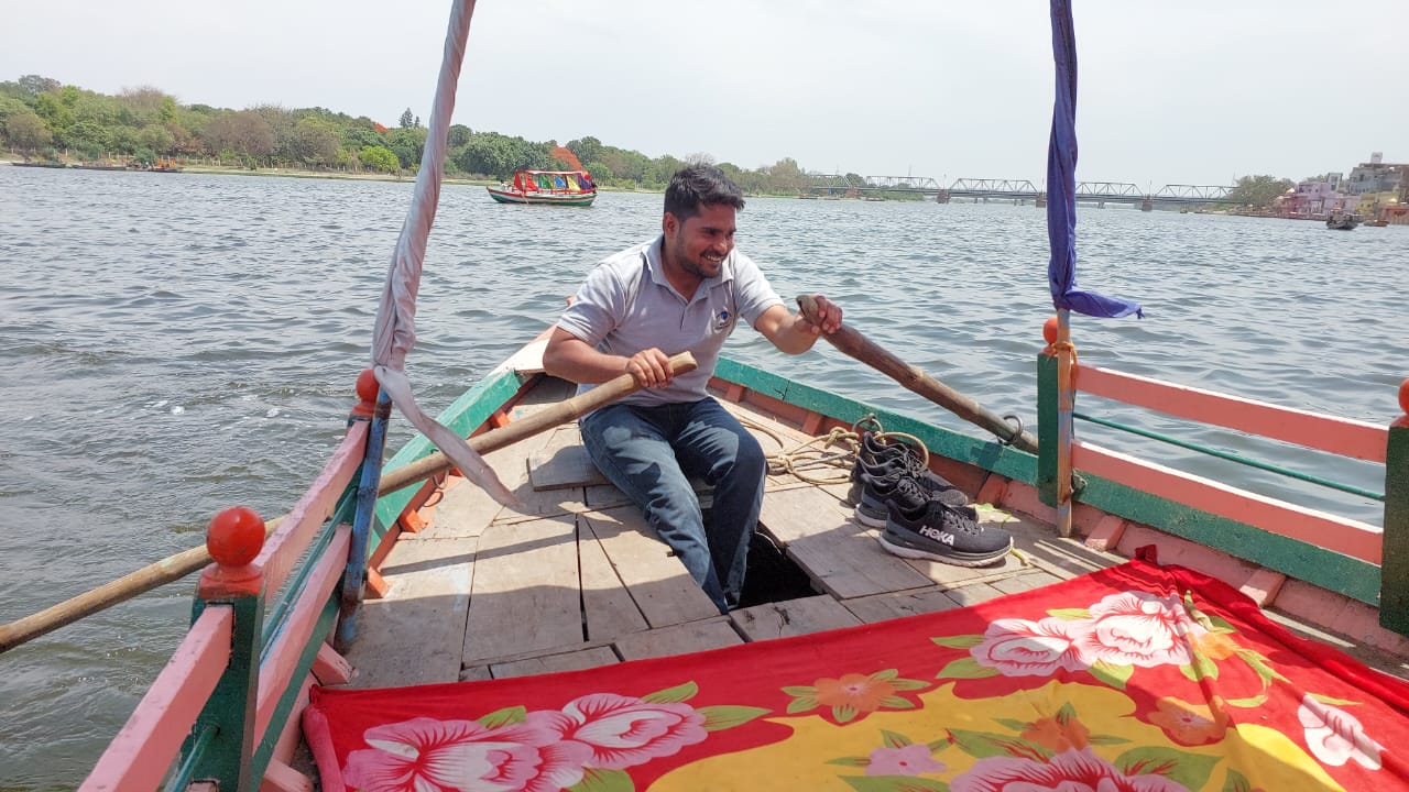 Travel with Locals India Logo